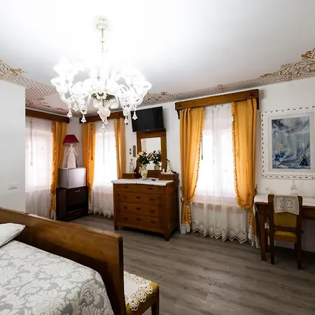 Palazzo Cervesato: Regina Margherita Santo Stefano Di Cadore
