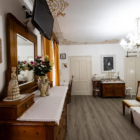 Palazzo Cervesato: Regina Margherita * Santo Stefano Di Cadore