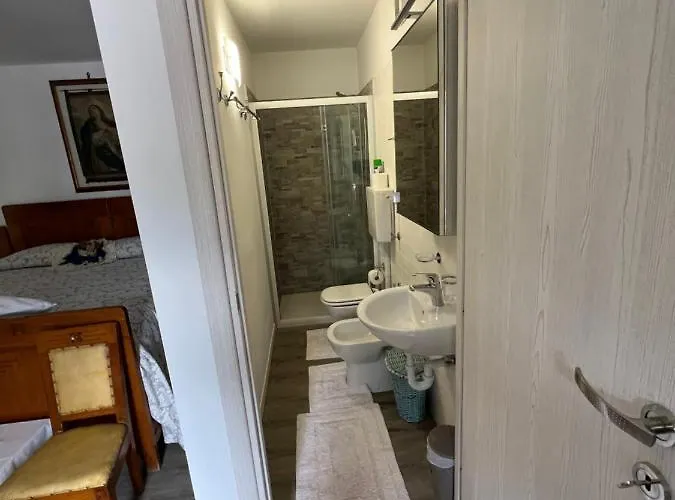 Palazzo Cervesato: Regina Margherita *