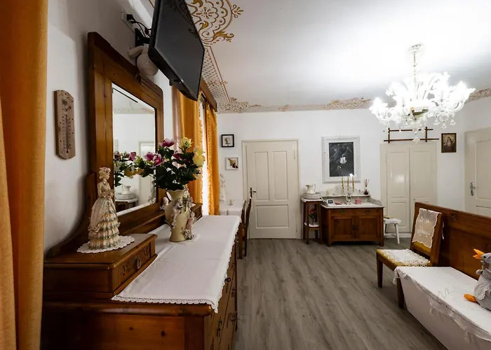 Palazzo Cervesato: Regina Margherita * Santo Stefano Di Cadore