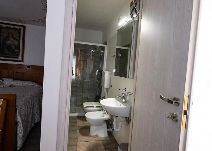 Palazzo Cervesato: Regina Margherita Pensjonat Santo Stefano Di Cadore