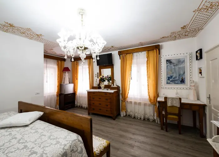 Palazzo Cervesato: Regina Margherita Santo Stefano Di Cadore